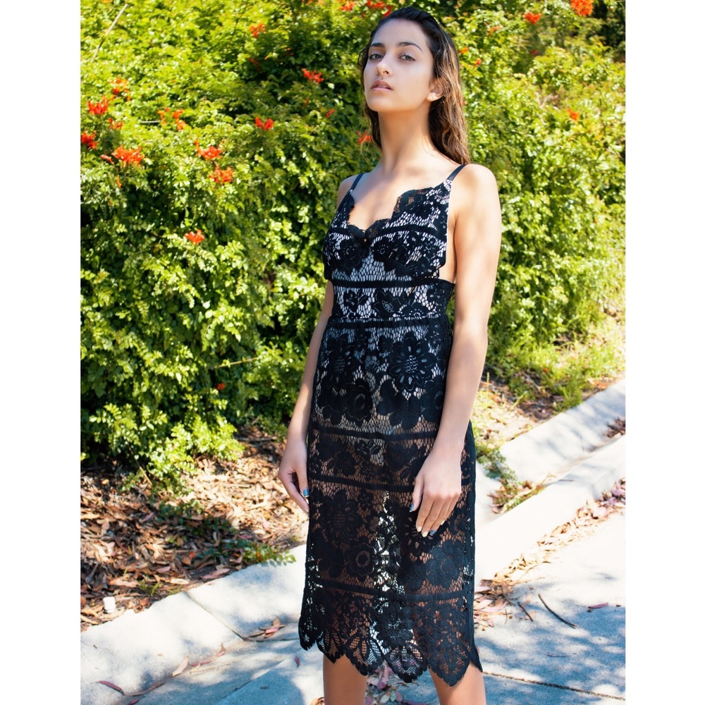 Lace overlay midi dress